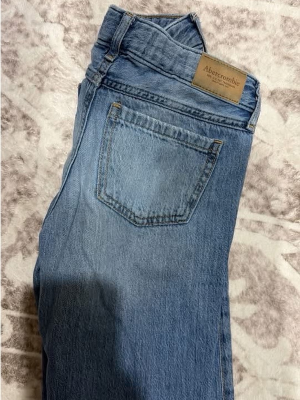 abercrombie kids low rise baggy jeans - Picture 3 of 3